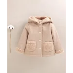 Abrigo de bebé en beige con capucha