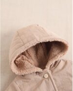 Abrigo de bebé en beige con capucha - Imagen 3