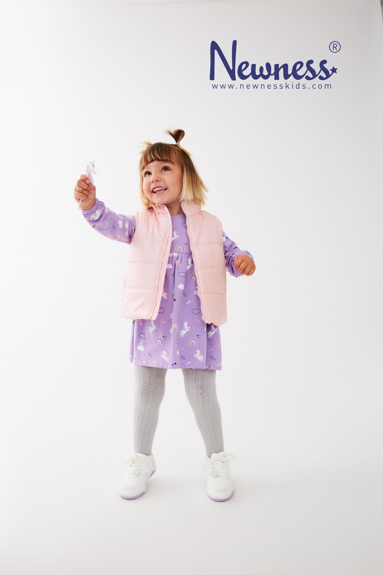 CHALECO ROSA NEWNESS.jpeg1.jpeg2 Chaleco tipo plumas, en tejido tecnico. Bolsillos laterales y cremallera frontal - Imagen 1