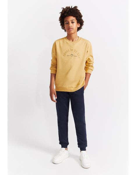 Conjunto infantil niño sudadera mostaza y pantalón azul marino