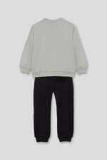 Conjunto de dos piezas, sudadera verde amazona y pantalón negro - Imagen 4