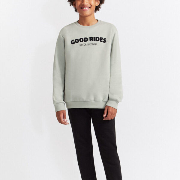 Conjunto de dos piezas, sudadera verde amazona y pantalón negro