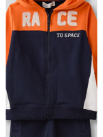 Conjunto sudadera con capucha naranja y marino, pantalón marino - Imagen 3