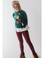 Conjunto sudadera verde y pantalon rojo estampado