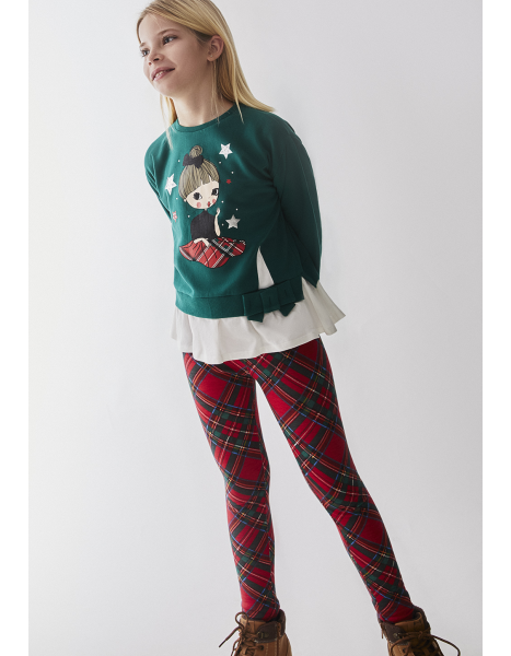 Conjunto sudadera verde y pantalon rojo estampado