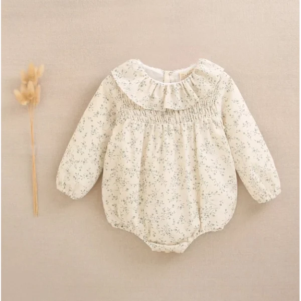 Ranita de bebé niña color crudo con estampado floral verde