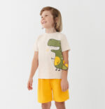 CONJUNTO CAMISETA BEIG DETALLE DINO Y SHORT MOSTAZA