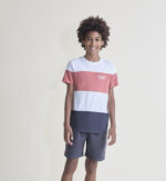 Camiseta a rayas con detalle frontal y bermuda color ébano