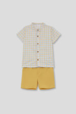 Camisa cuadro amarillo y azul con botones de madera, cuello mao y pantalón amarillo, con cintura elástica - Imagen 2