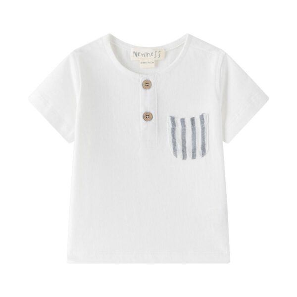 CAMISETA BLANCA DE ALGODÓN CON BOLSILLO PECHO TEJIDO MIL RAYAS AZULES