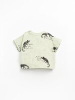 CAMISETA VERDE ESTAMPADA CON CAMALEONES