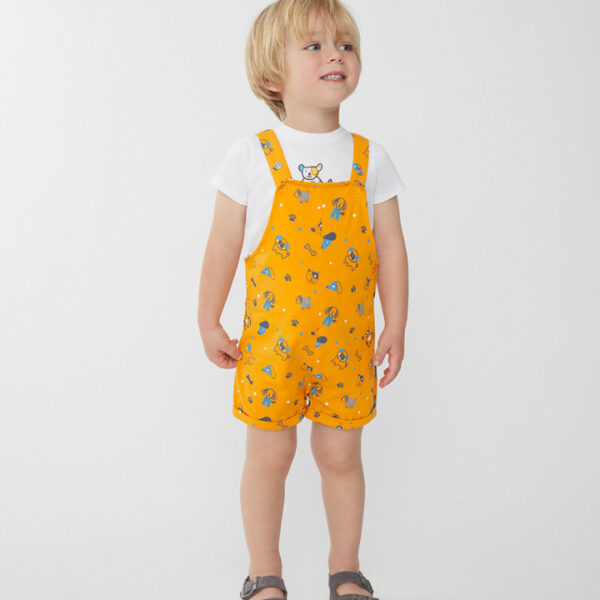 CONJUNTO CAMISETA BLANCA DOGGY Y PETO MOSTAZA ESTAMPADO DOGGY
