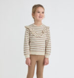 Sudadera de rayas con volante decorativo en el delantero y puños elásticos. Leggings lisos en color camel con cintura elástica para mayor comodidad.