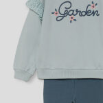 Sudadera con volantes bordados en los hombros y leggins ajustados - Imagen 3
