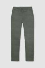 Pantalón de micropana con suave tejido de pana en canalé fino.