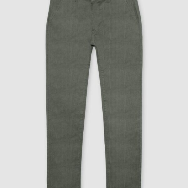 Pantalón de micropana con suave tejido de pana en canalé fino.