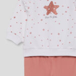 Sudadera en color crudo con estampado de estrellas y detalle central de estrella - Imagen 4