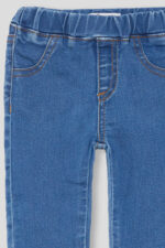 Legging en color azul medio con tejido suave y elástico. - Imagen 3