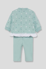 Sudadera verde con estampado de conejitos, volantes blancos en el bajo y lazo decorativo en el pecho. Leggings lisos a juego. - Imagen 3