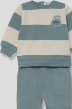 Sudadera a rayas anchas con bordado de dinosaurio y pantalón tipo jogger. - Imagen 4