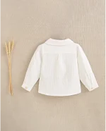 Camisa manga larga de bebé blanca con cuello bebé y botones de madera. - Imagen 4