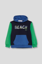 Sudadera azul marino con detalles en azul intenso y verde. Bolsillo canguro y estampado frontal. - Imagen 2