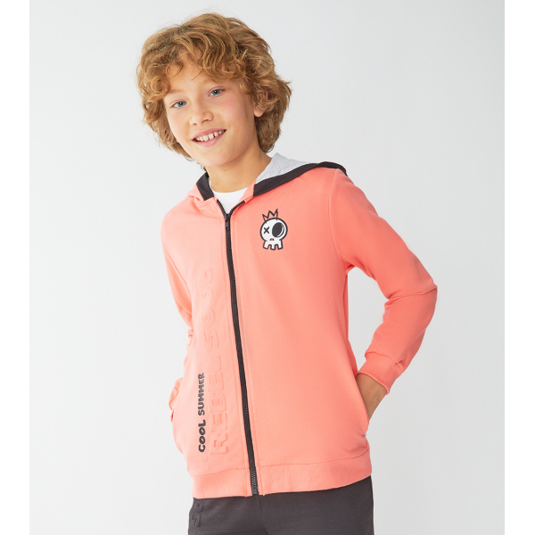 Sudadera coral con cremallera y capucha.